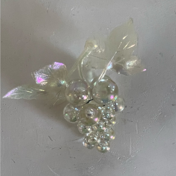 Strung Glass Iridescent Bunch of Grapes clear 1970’s Ornament - Picture 4 of 7